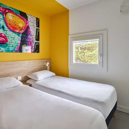 Kyriad Eco - Sud מלון