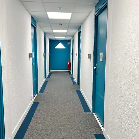 מלון Kyriad Eco - Sud 2*