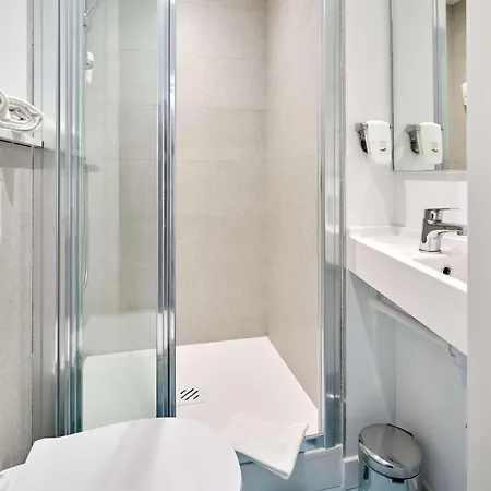 Kyriad Eco - Sud מלון