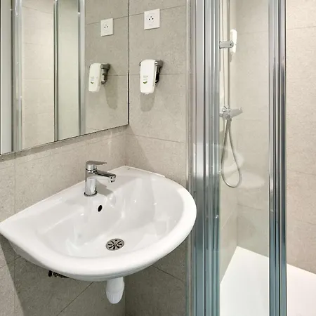 酒店 Kyriad Eco - Sud 纳博讷
