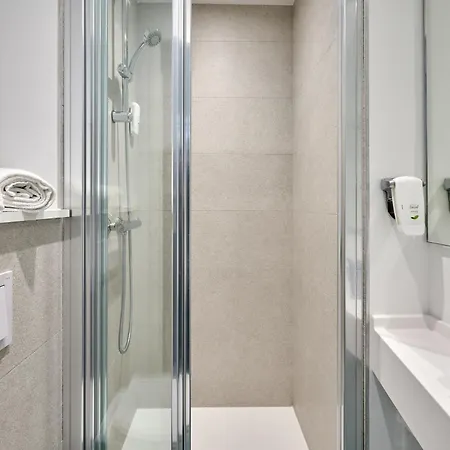 Kyriad Eco - Sud מלון